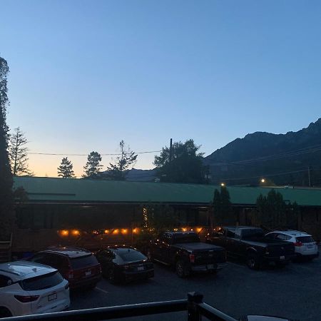 Destination Inn レイディアム・ホット・スプリングス エクステリア 写真